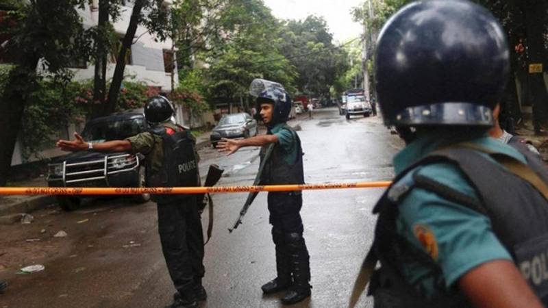 Suspected suicide bomber dies in blast near Dhaka airport