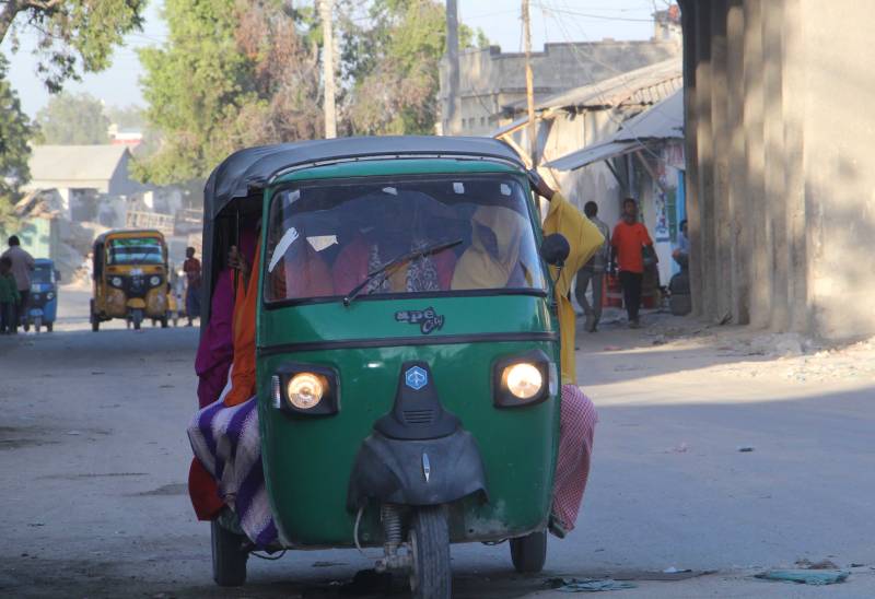 Ban on rickshaw driving in Sialkot 