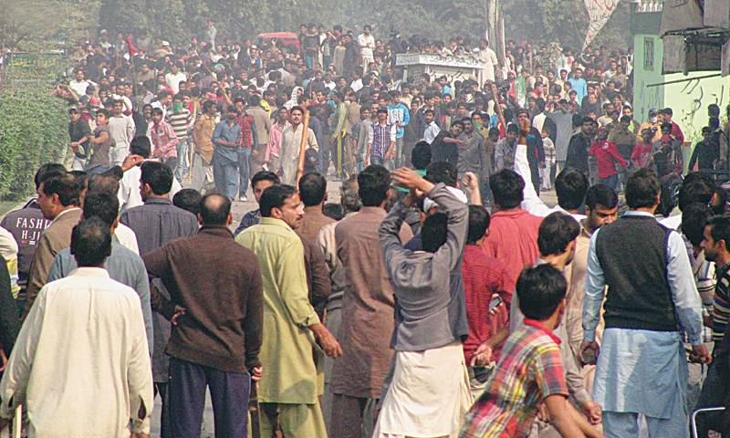 Workers of PTI, PML-N clash as polling ends for PP-23