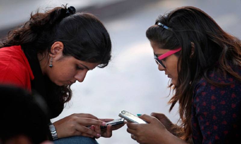 Indian village bans women from using mobile phones