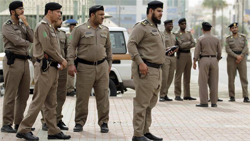 Saudi forces kill 'wanted man' at Shi'ite district: newspaper