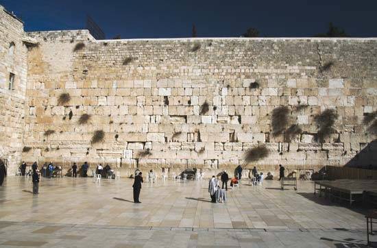 Trump to visit Jewish, Christian holy sites in Jerusalem