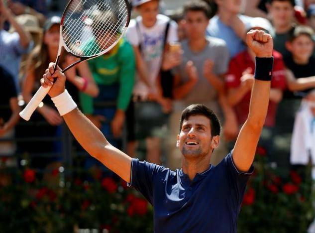 Djokovic eases into Rome semis after rain delay