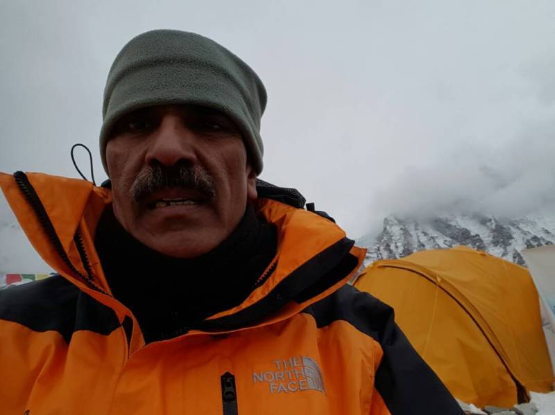 Abdul Jabbar Bhatti becomes 4th Pakistani to summit Mount Everest