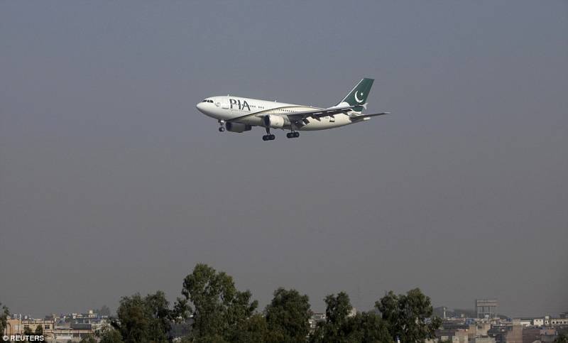 Pilot forced to land after PIA flight's kitchen catches fire