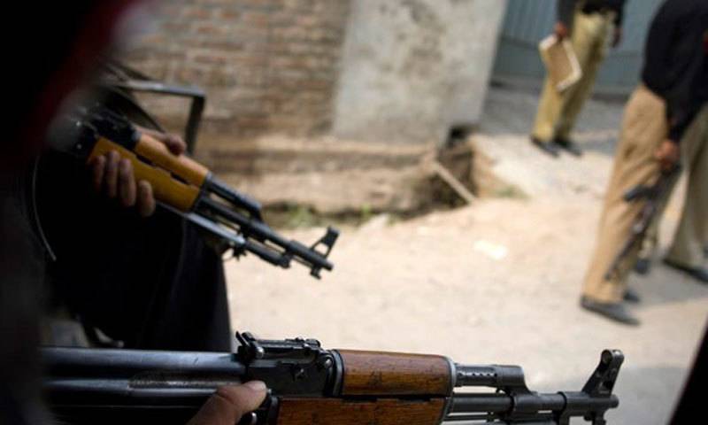 Driver killed, lady doctor injured in Peshawar 