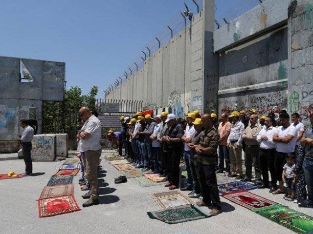 Palestinian prisoners in Israel jails end hunger strike