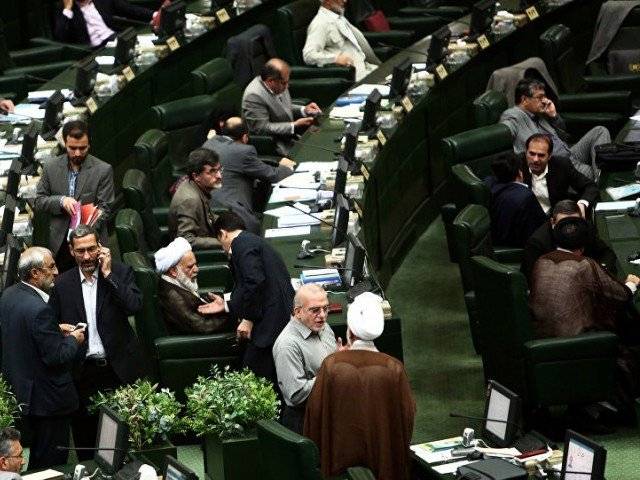 7 dead as ISIS claims attack on Iran parliament, mausoleum