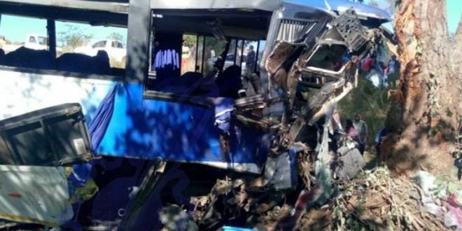 Zimbabwe bus crash kills 43