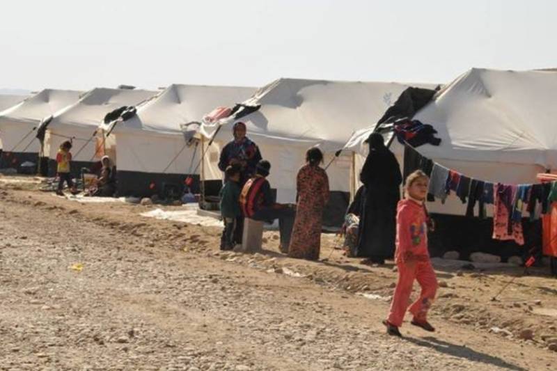 Food poisoning at Mosul's displacement camp kills hundreds 