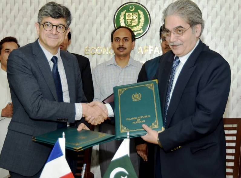 Pakistan, France sign €100m agreement for sustainable reforms in energy sector