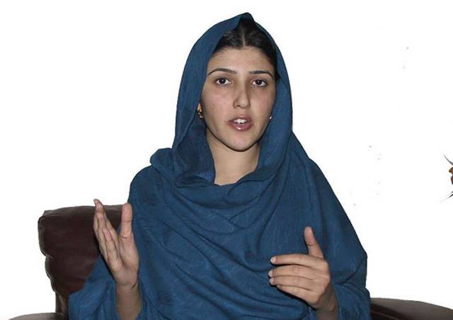 After Naz Baloch, Ayesha Gulalai leaves PTI
