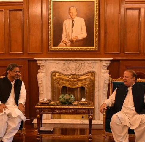 PM Abbasi consults Nawaz on cabinet picks