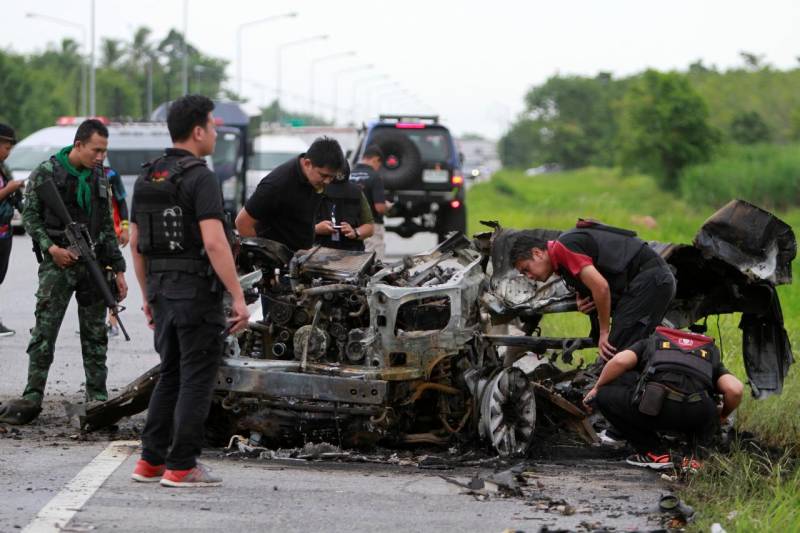 Suspected Thai militants turns two stolen cars into bomb: police
