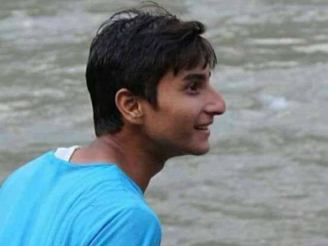 Video: Young boy drowns in River Jhelum while trying to win bet