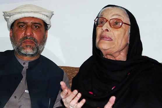Asfandyar Wali and Begum Naseem Wali reconciles