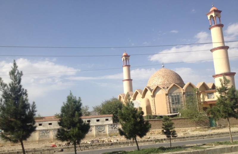 Gunmen storm into Shi'ite mosque in Kabul