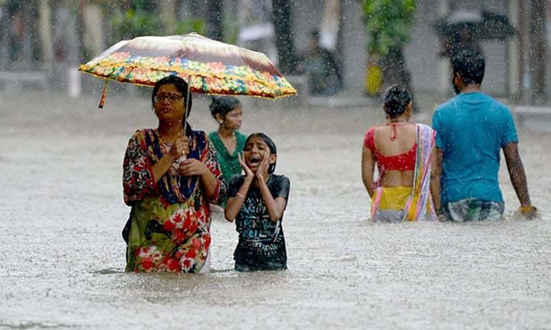 Heavy rain, flooding paralyse Mumbai
