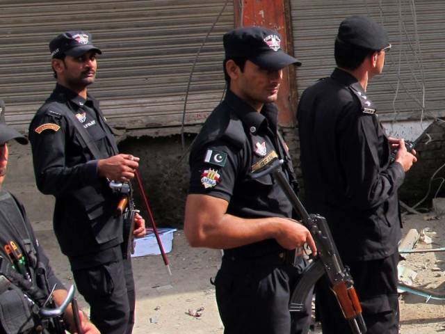 Police arrests four terrorist, foils terrorism bid in Peshawar
