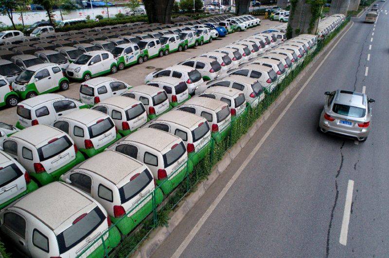 China eyes petrol car ban, boosting electric vehicles
