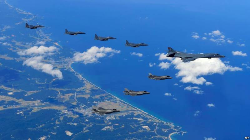US bombers fly off North Korea's coast in show of force