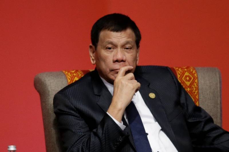 Philippine presidential guard shot dead, Duterte not nearby