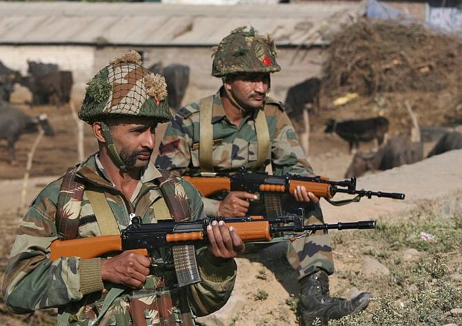 Two Indian Air Force commandos killed in IHK gunfight 