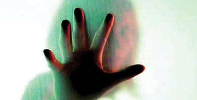 Unknown person throws acid on 16-year-old girl in Haroonabad