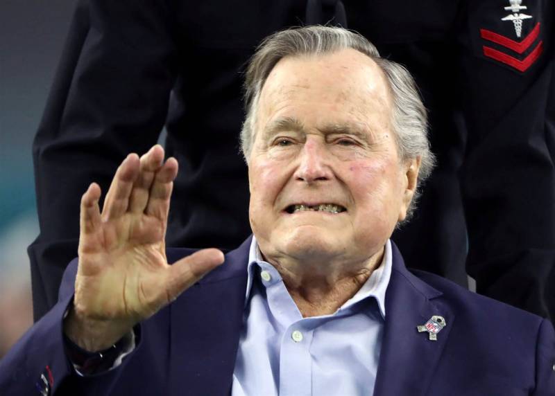 George H.W. Bush apologizes after actress accuses him of groping