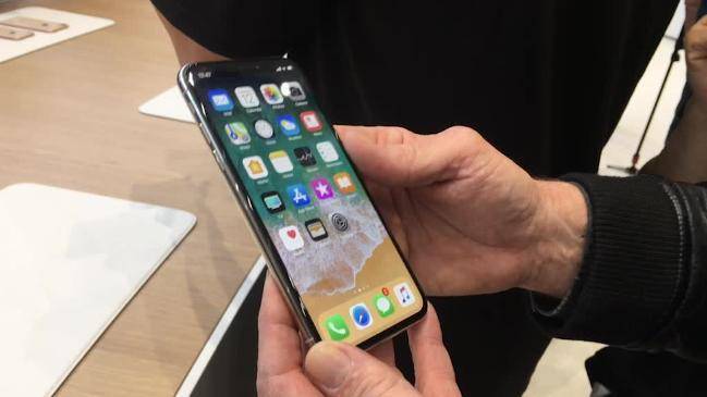 Apple CEO Cook breathes new life into old iPhones