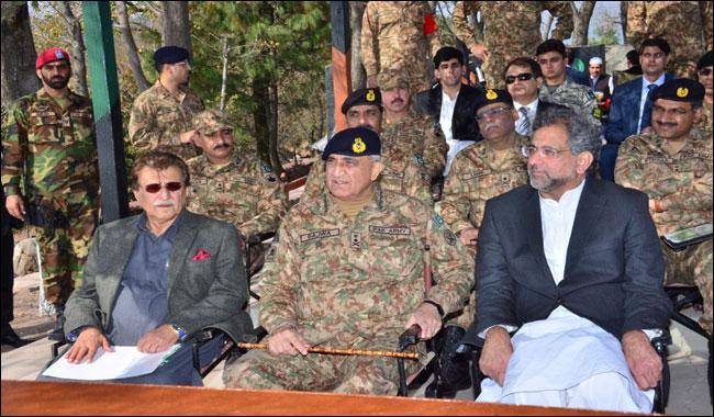 PM, Army chief visit LoC