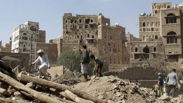 Saudi-led coalition to allow commercial flights to Yemen: minister
