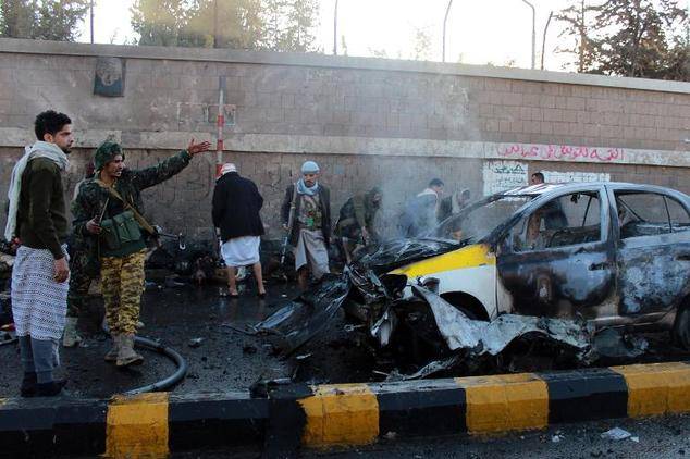 Saudi-led strikes hit defense ministry in Yemen capital: witnesses