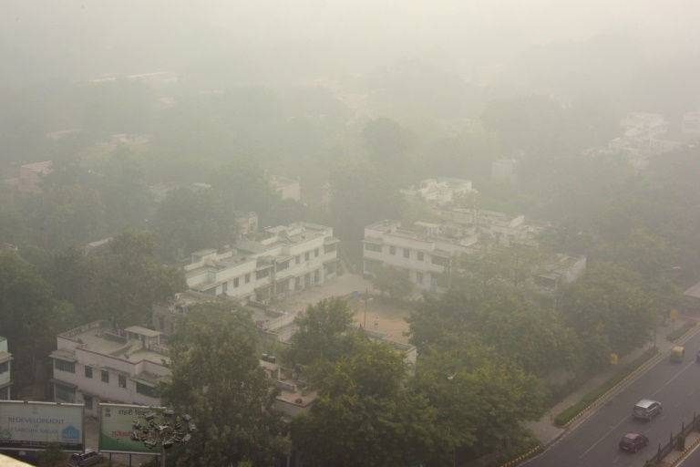 'Don't panic' says Indian minister as smog crisis deepens