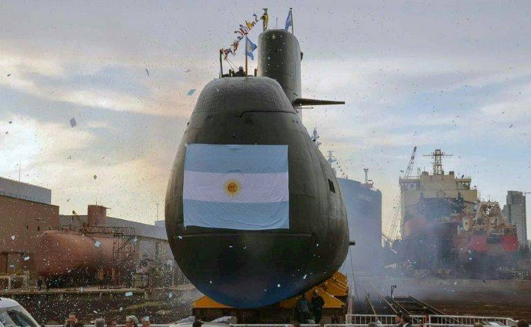 Argentine navy says submarine missing