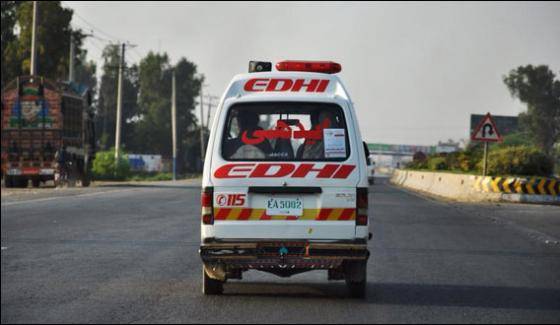 At least 20 dead in Khairpur truck-van accident 