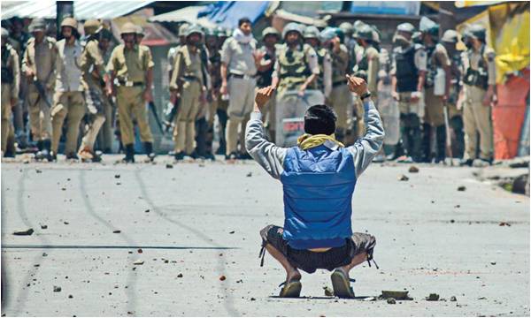 India using military to suppress Kashmiris: APHC