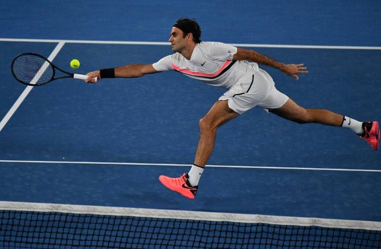 Federer says get on with it as Australian Open defends heat policy