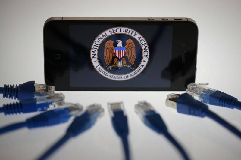 Senate passes bill renewing internet surveillance program