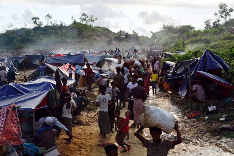 Bangladesh puts off Rohingya refugee return