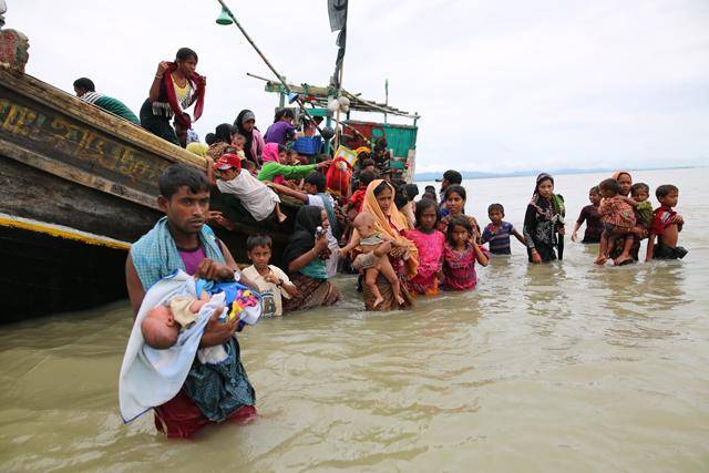 Bangladesh protests against Myanmar troops at border where Rohingya shelter