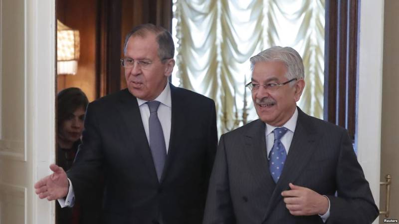 With gas and diplomacy, Russia embraces Cold War foe Pakistan