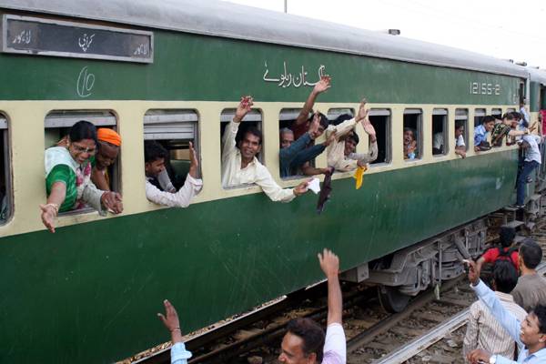 Pakistan Railways reduces long-distance fares by 10 percent