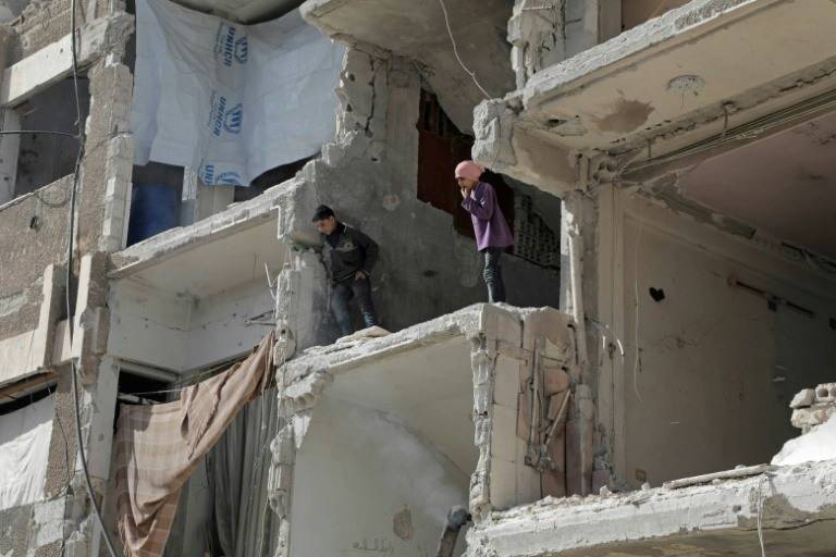 Fresh air strikes hit Syria's Douma: rescuers