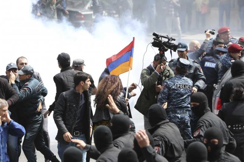 Armenian police detain almost 200 in protests