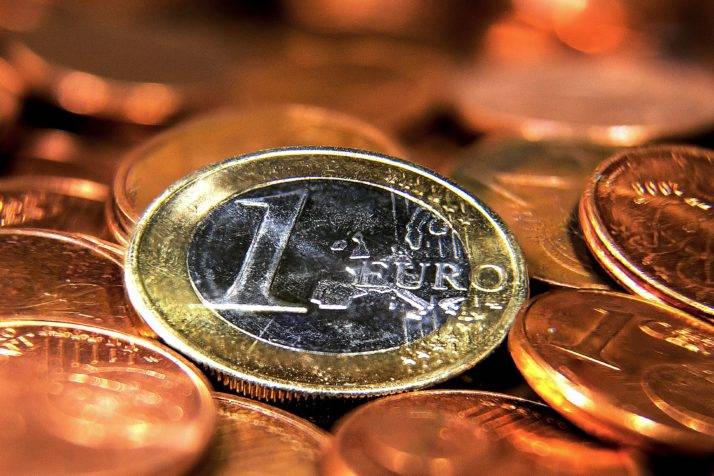 EU proposes to set aside euro zone money in next budget
