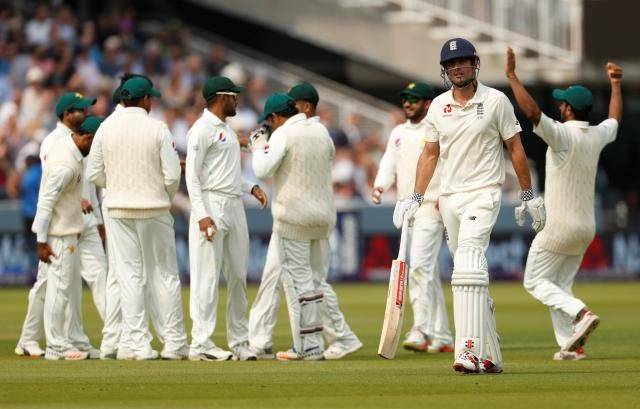 ICC orders Pakistani players to stop wearing smartwatches during play