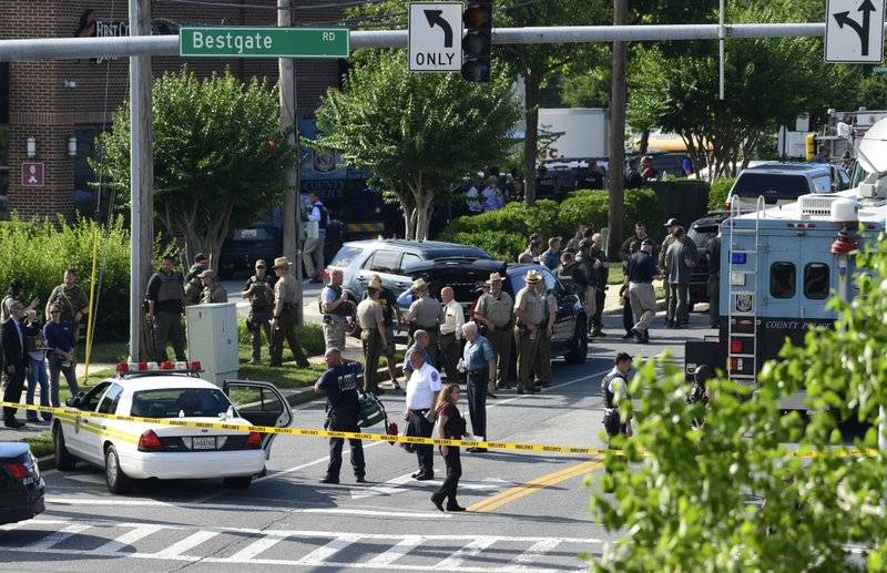 5 people killed in shooting at Maryland’s Capital Gazette newsroom