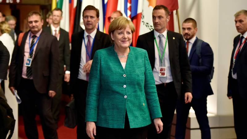 EU leaders defend migration deal as doubts emerge