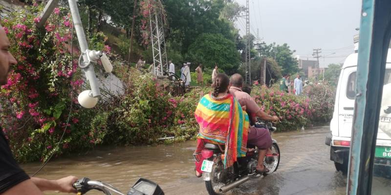 Heavy rainfall in Lahore, death toll increasing 